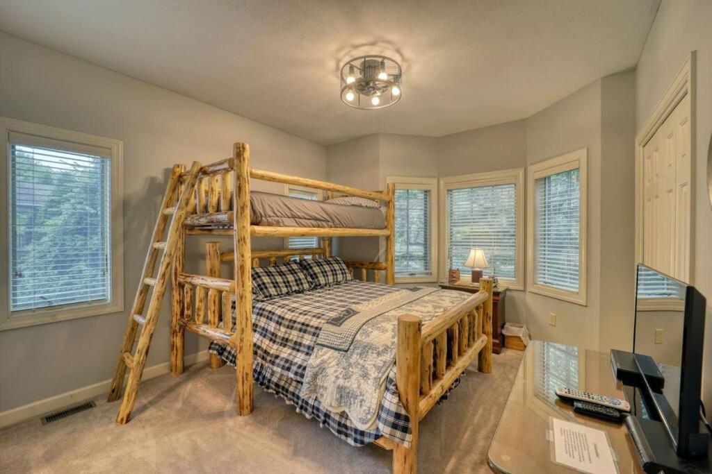 Bucket List Views Sugar Mountain Private Condo - 2Bed, 2Bath, Sleeps 6, Panoramic Views Of Mountains From Large Deck, Short Drive To Shopping, Restaurants, Cafes & Banner Elk Town מראה חיצוני תמונה