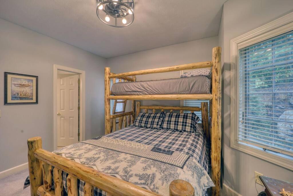 Bucket List Views Sugar Mountain Private Condo - 2Bed, 2Bath, Sleeps 6, Panoramic Views Of Mountains From Large Deck, Short Drive To Shopping, Restaurants, Cafes & Banner Elk Town מראה חיצוני תמונה
